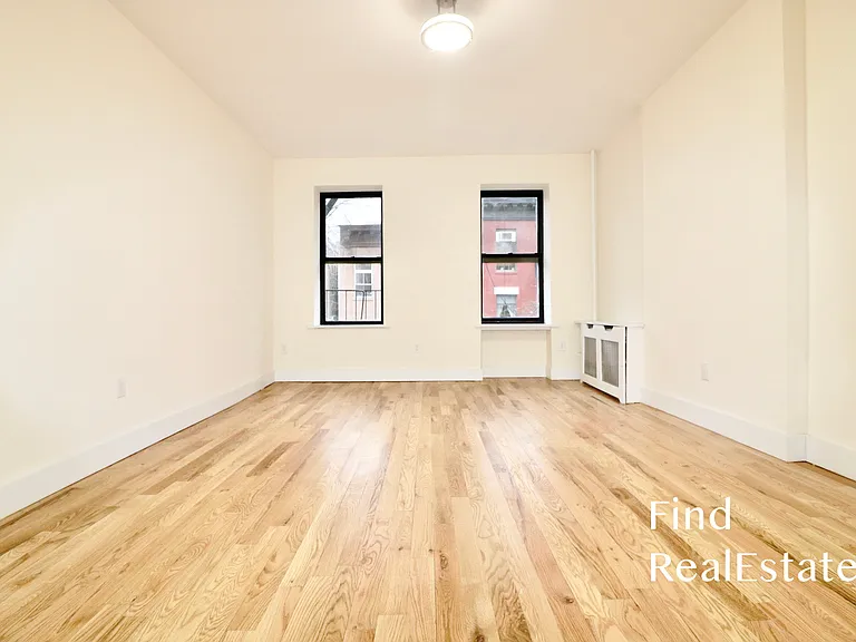 338 W 47th St #4B — Photo 2