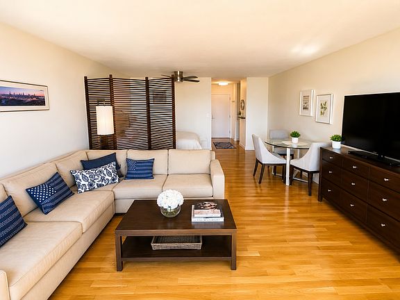 4th image of 566 Commonwealth Ave #8044