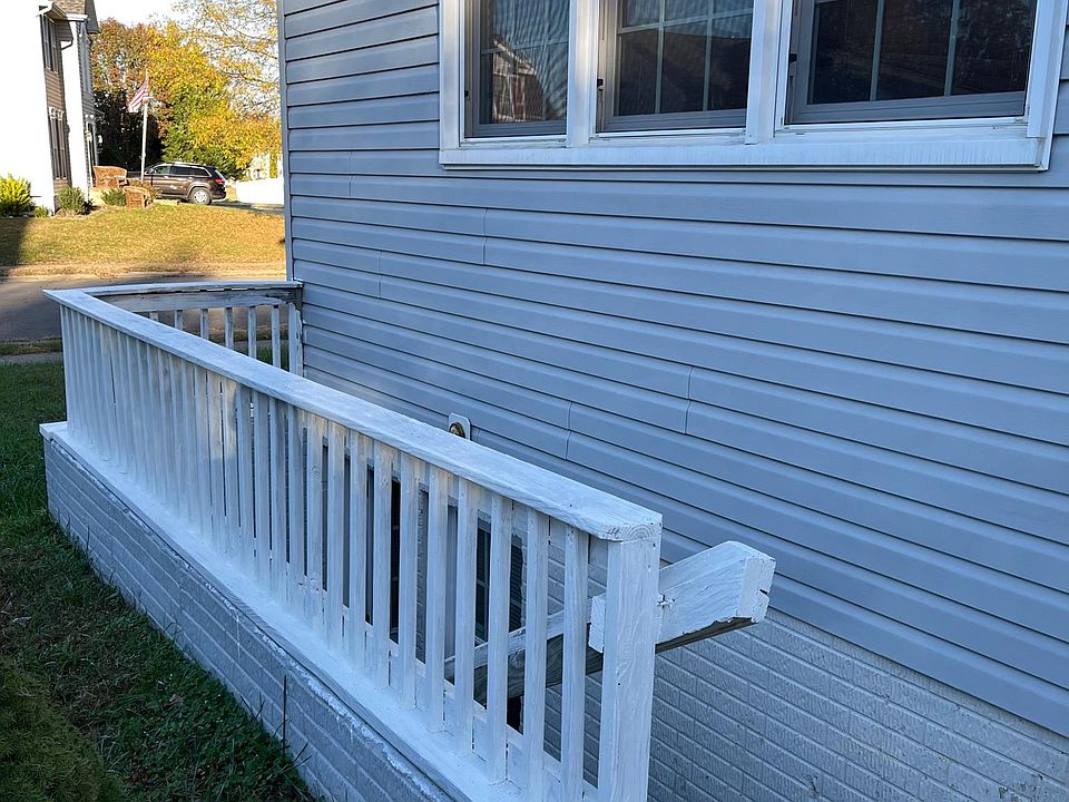 1st image of 10410 Napoleon St