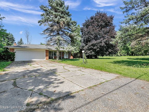 3rd image of 1005 E Twinbrook Dr