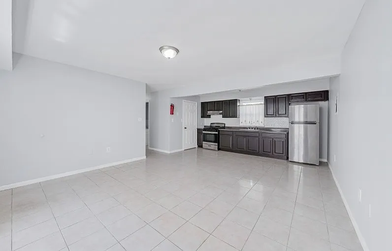 3 bed, $2,250 — Photo 3