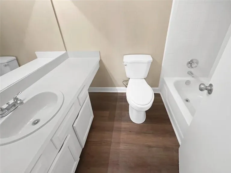688 Stratford Grn — Photo 19