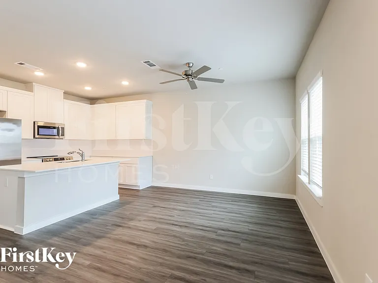 18334 W Centro Cir — Photo 5