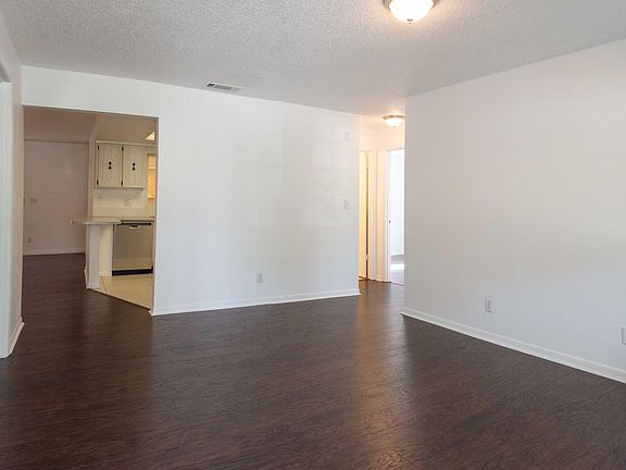 3rd image of 52 Woodfield Dr
