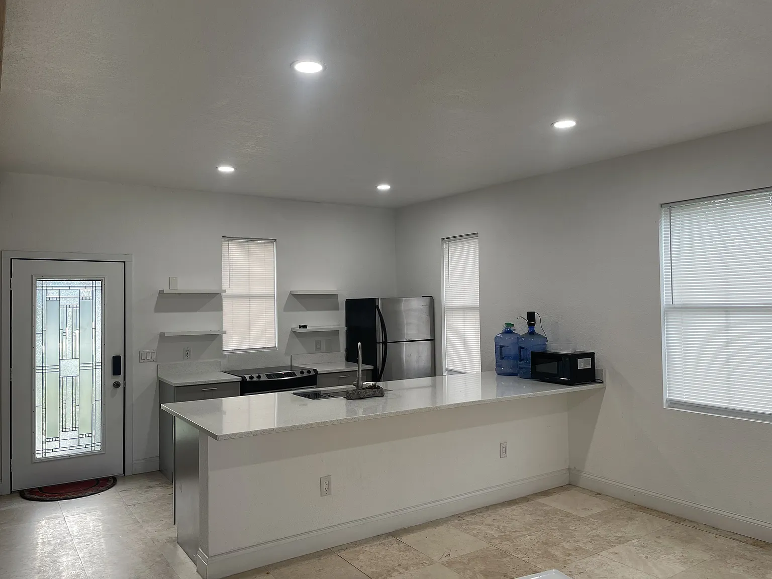 3 bed, 1326 sqft, $2,000 — Photo 4