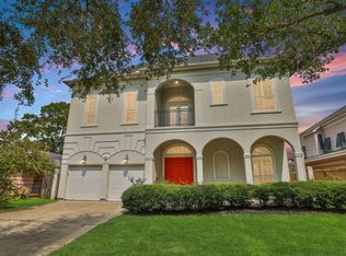4626 Braeburn Dr, Bellaire, TX 77401