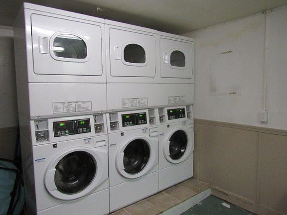 3rd image of 1008 S 2nd St APT 207