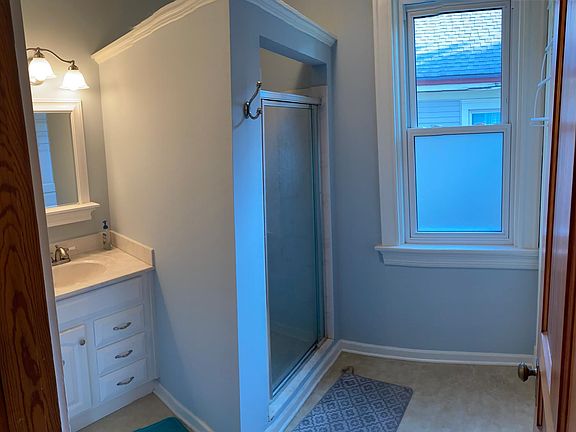 5th image of 3947 Regent Ave