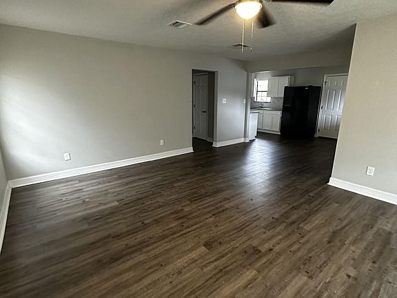3rd image of 2735 26th St