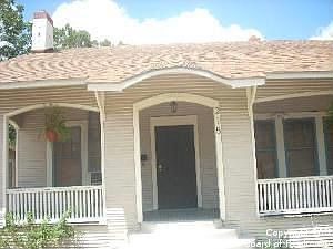 1st image of 215 Stratford Ct