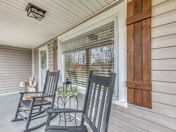 3rd image of 105 Eastern Star Rd