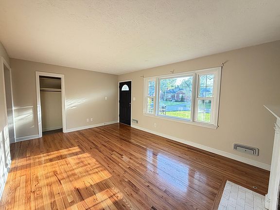 3rd image of 112 Holley Rd
