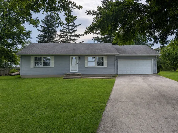 315 S Woodlawn Rd, Creston, IL 60113