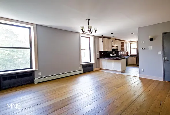 Rented by MNS | media 8