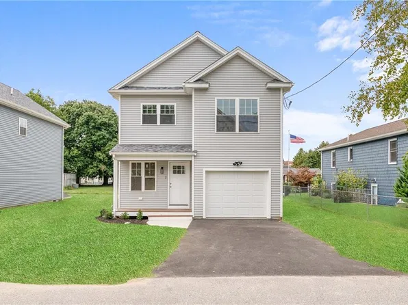 9 Kinsman St, Cumberland, RI 02864