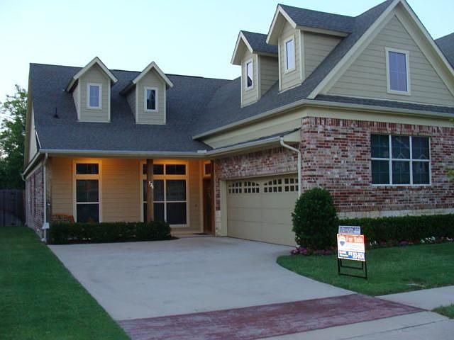 1st image of 528 McNear Dr