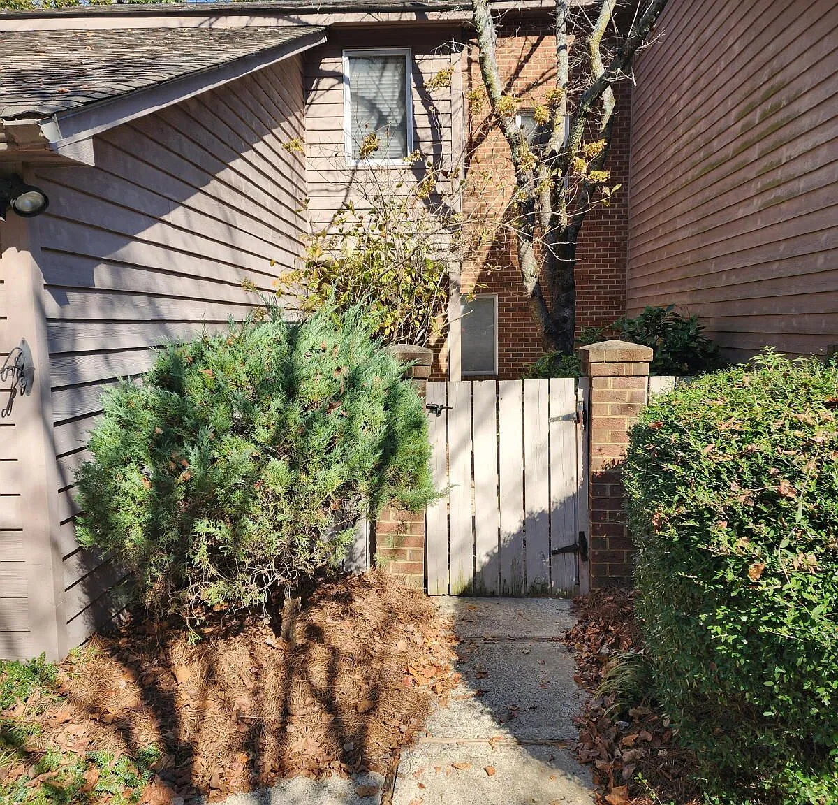 3 bed, 3.0 bath, 1689 sqft, $1,525 — Photo 4