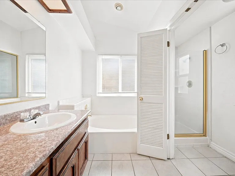 8408 Silver Run Way — Photo 18