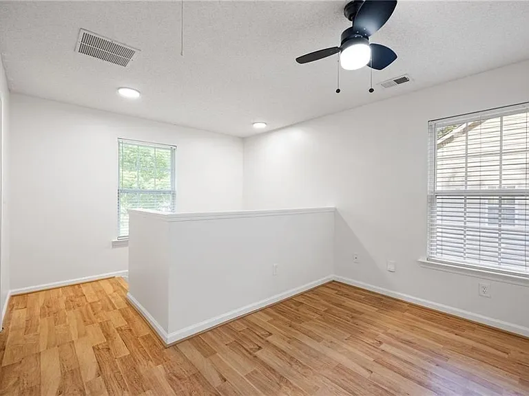 176 Darbys Crossing Ct — Photo 14
