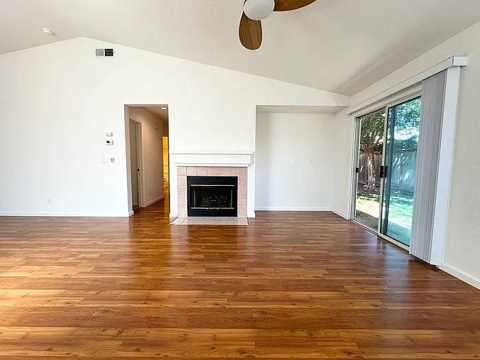 3917 Riviera Ln — Photo 6