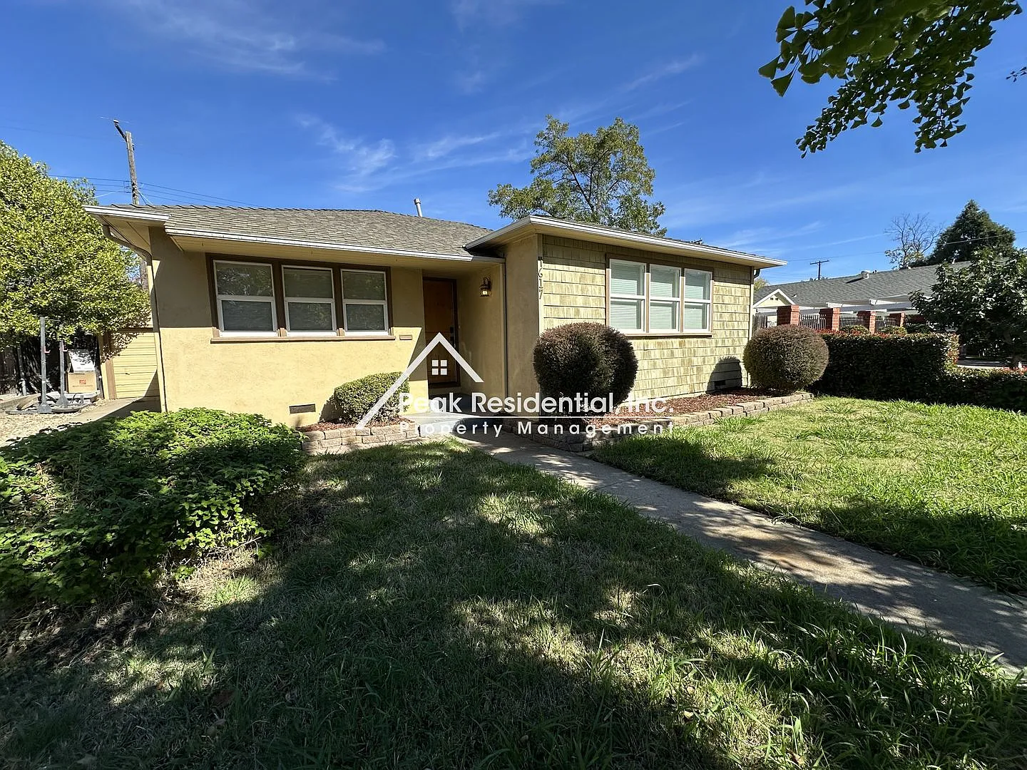 4617 V St photo 1