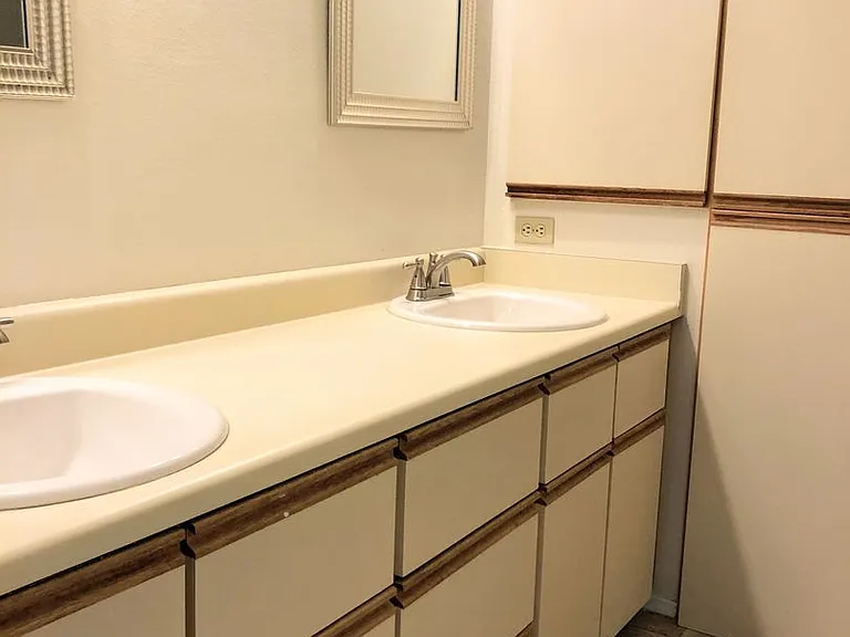 1256 Bellevue Way NE #2 — Photo 12