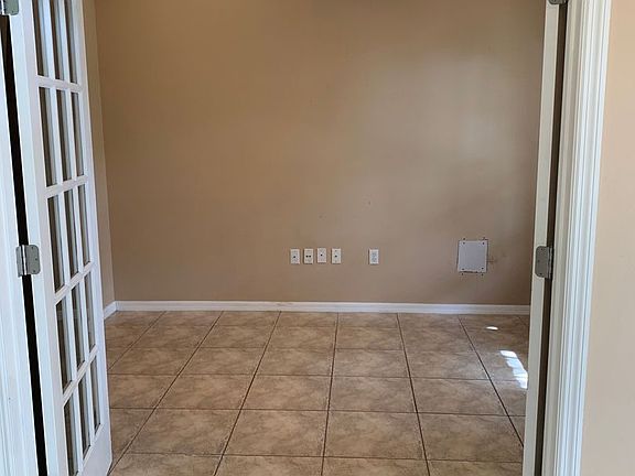 3rd image of 3044 Silver Palm Dr