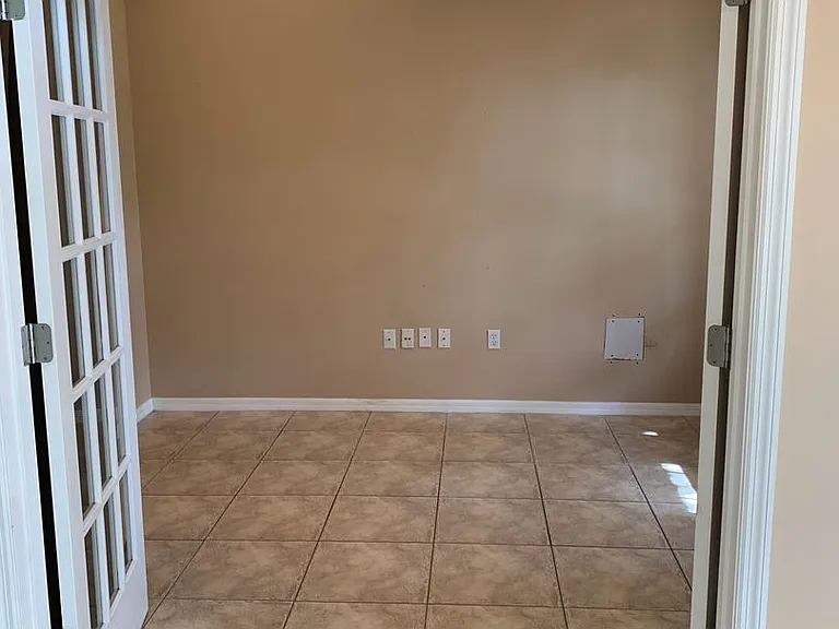 3044 Silver Palm Dr — Photo 3