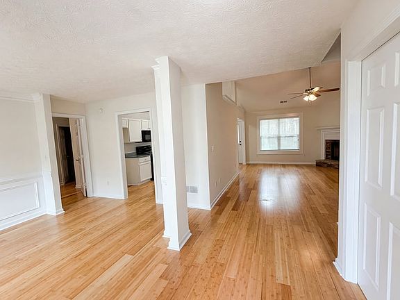 5th image of 245 Shadetree Ln