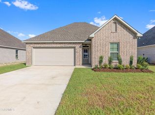 104 Wild Cherry Ln, Lafayette, LA 70508