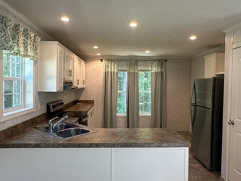 11 Zekes Ln — Photo 3