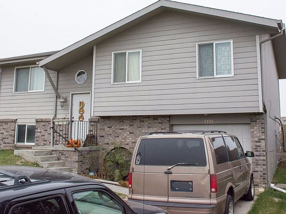 3rd image of 2721 NW Dahlia Dr