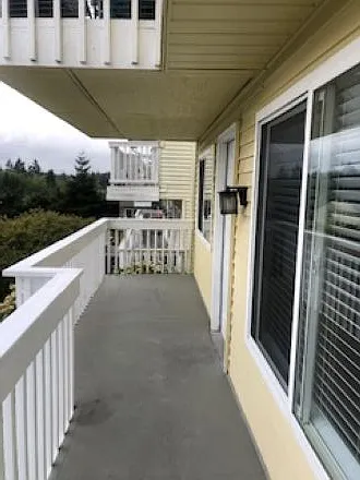 2 bed, 800 sqft, $1,600 — Photo 3
