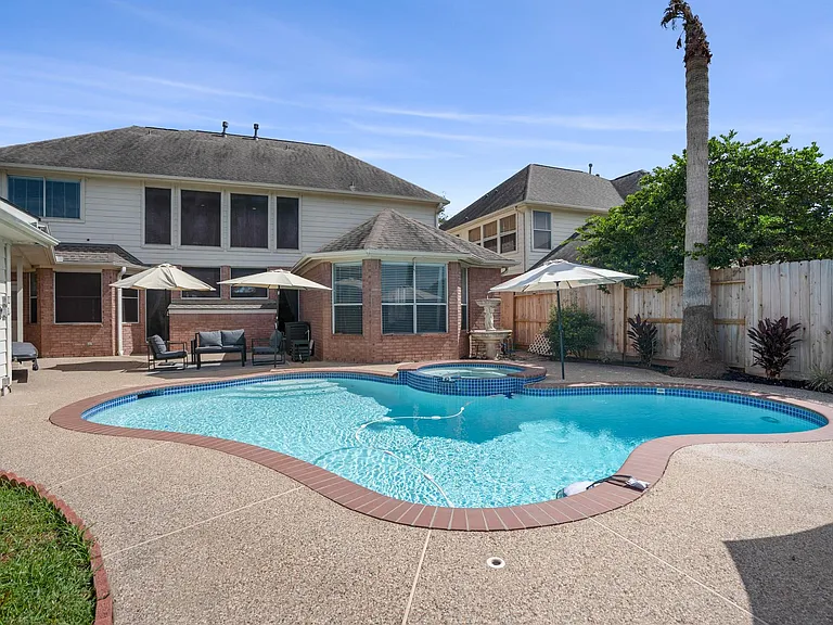4710 Devonberry Ln — Photo 33