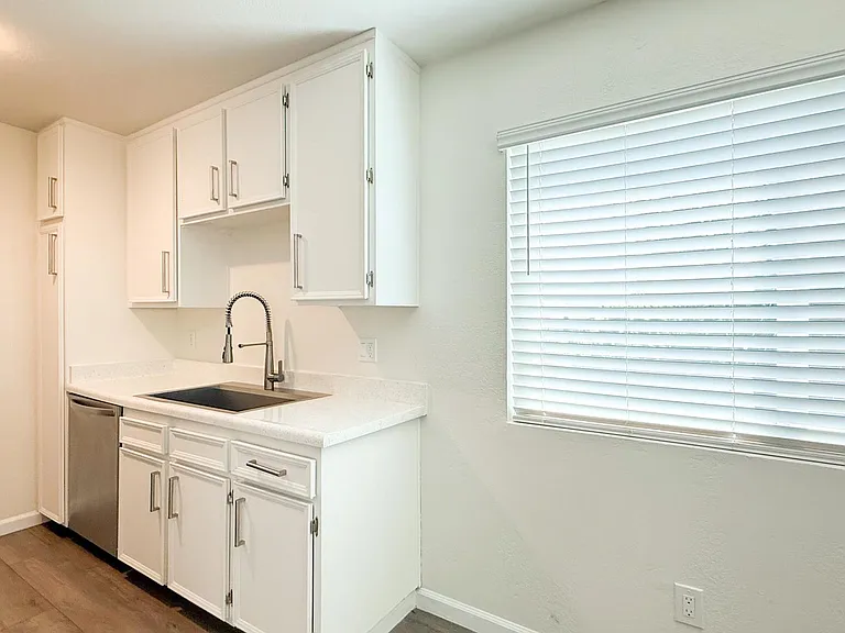 2625 Highland Ave — Photo 14