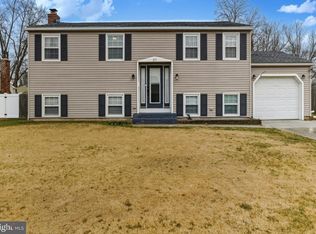 27 Lincoln Dr, Laurel Springs, NJ 08021