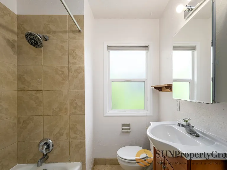 1518 S Green St — Photo 12