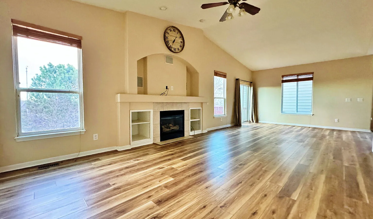 3 bed, 2.0 bath, 2000 sqft, $2,550 — Photo 3