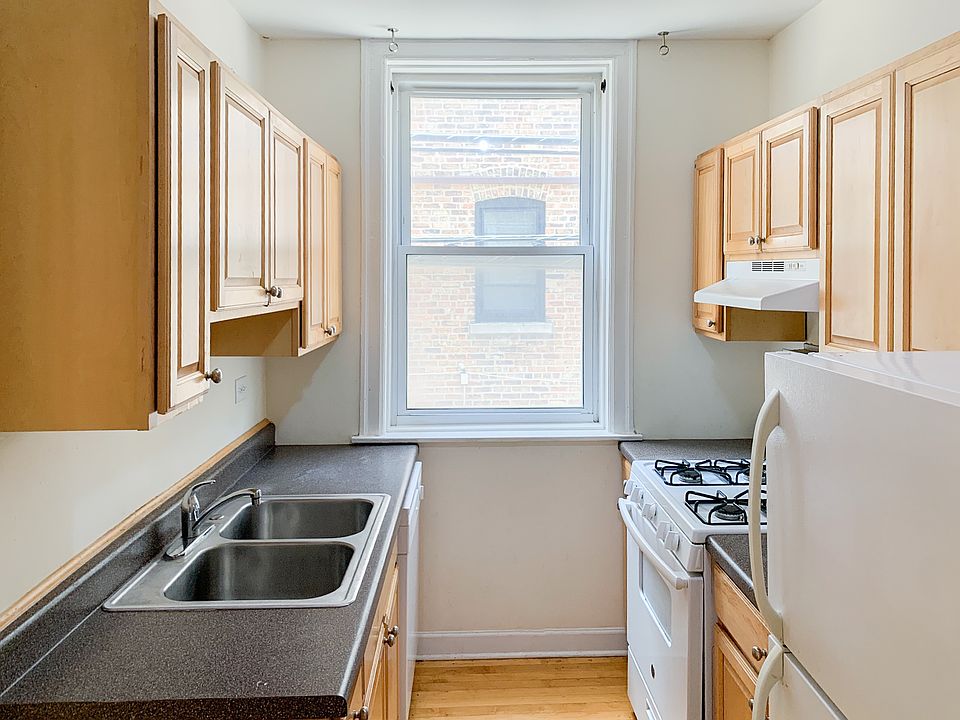 1st image of 5208 1/2 N Damen Ave #1