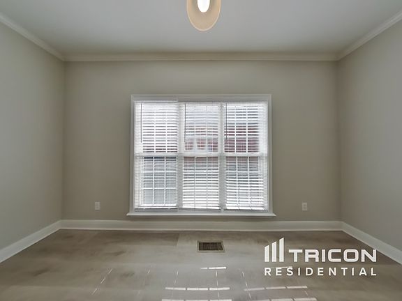 4th image of 2112 Parliament Dr