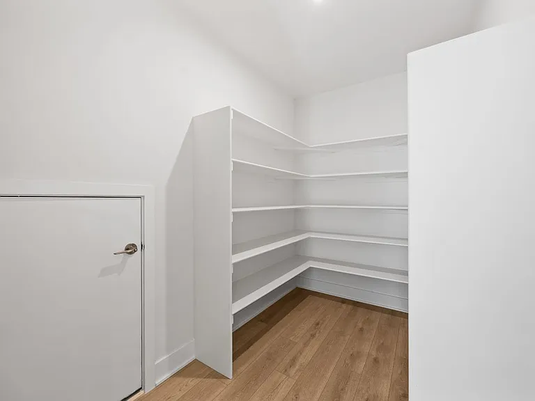 104 Alabaster Ln — Photo 5