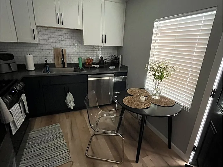 16416 Brighton Ave — Photo 3