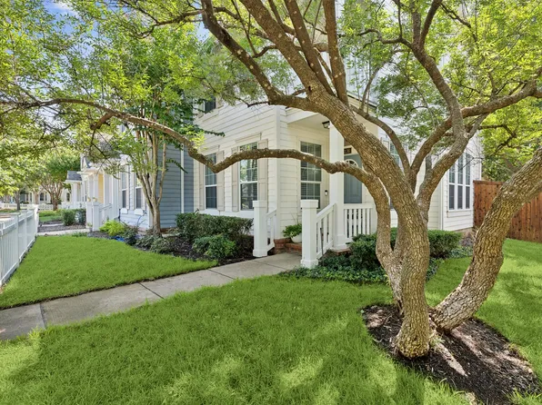 6136 Crescent St, North Richland Hills, TX 76180
