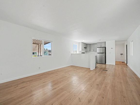 5th image of 604 Pringle Ave Space 93