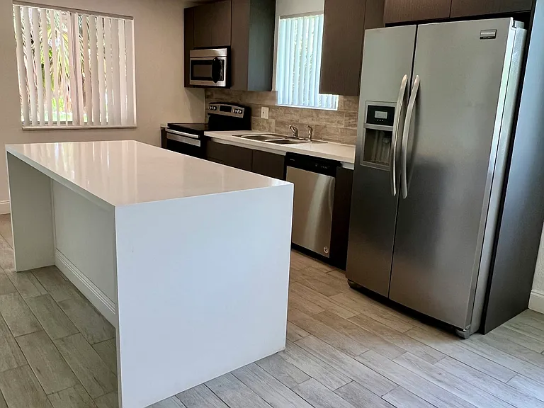 178 Lakeview Dr #201 — Photo 5
