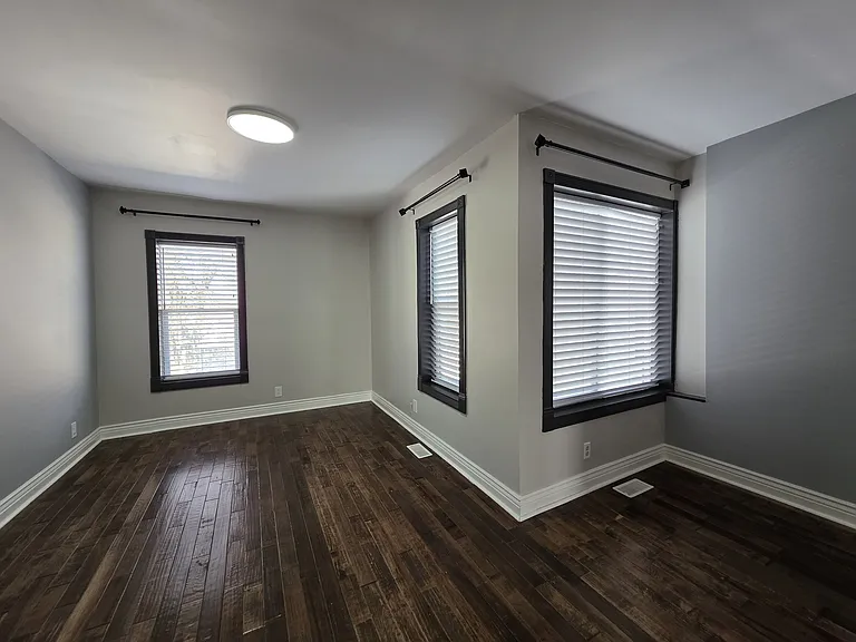 116 E 27th St — Photo 14
