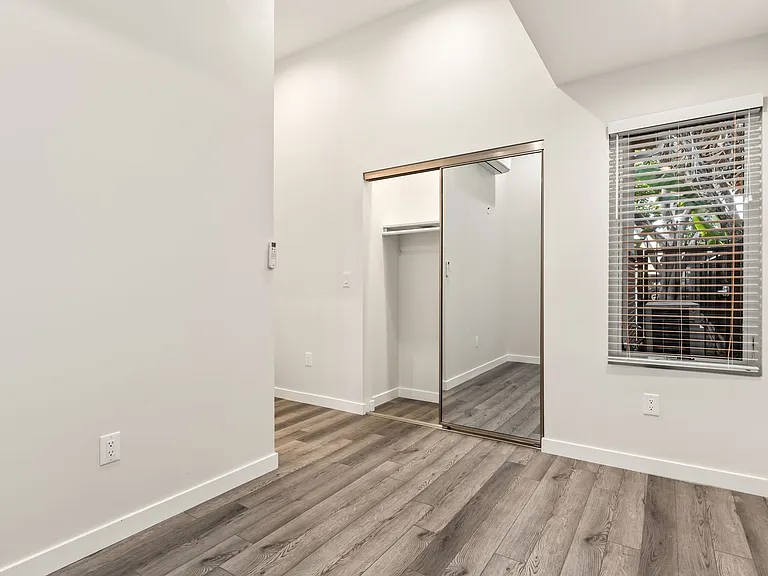 2336 Scarff St — Photo 3