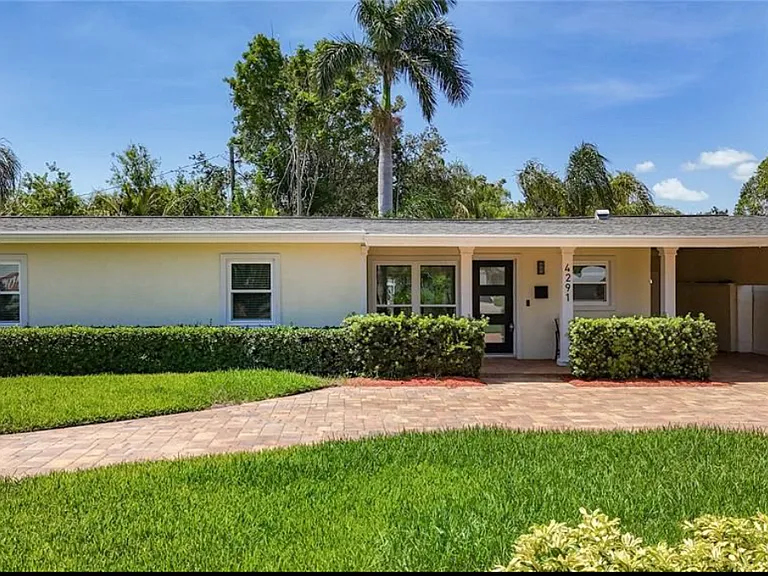 4291 Neptune Dr SE — Photo 1