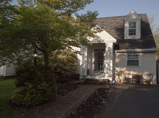 77 Winifred Ave, Worcester, MA 01602