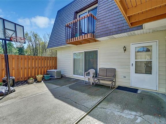 3rd image of 98 Laudaten Way